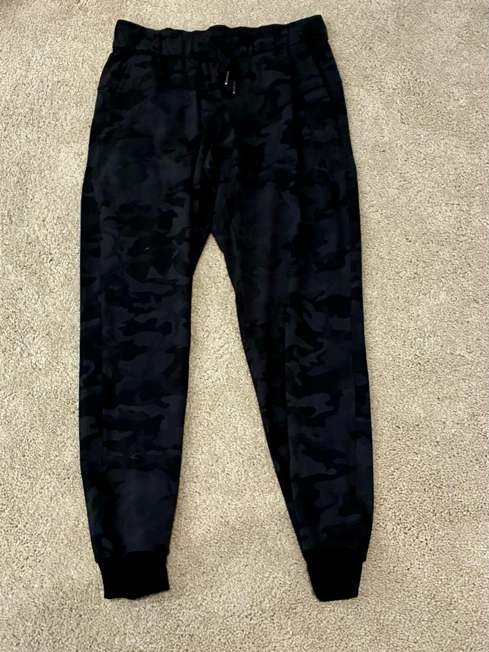 Lululemon Black Camo Jogger Pants Size 6 Drawstring Athletic Pants